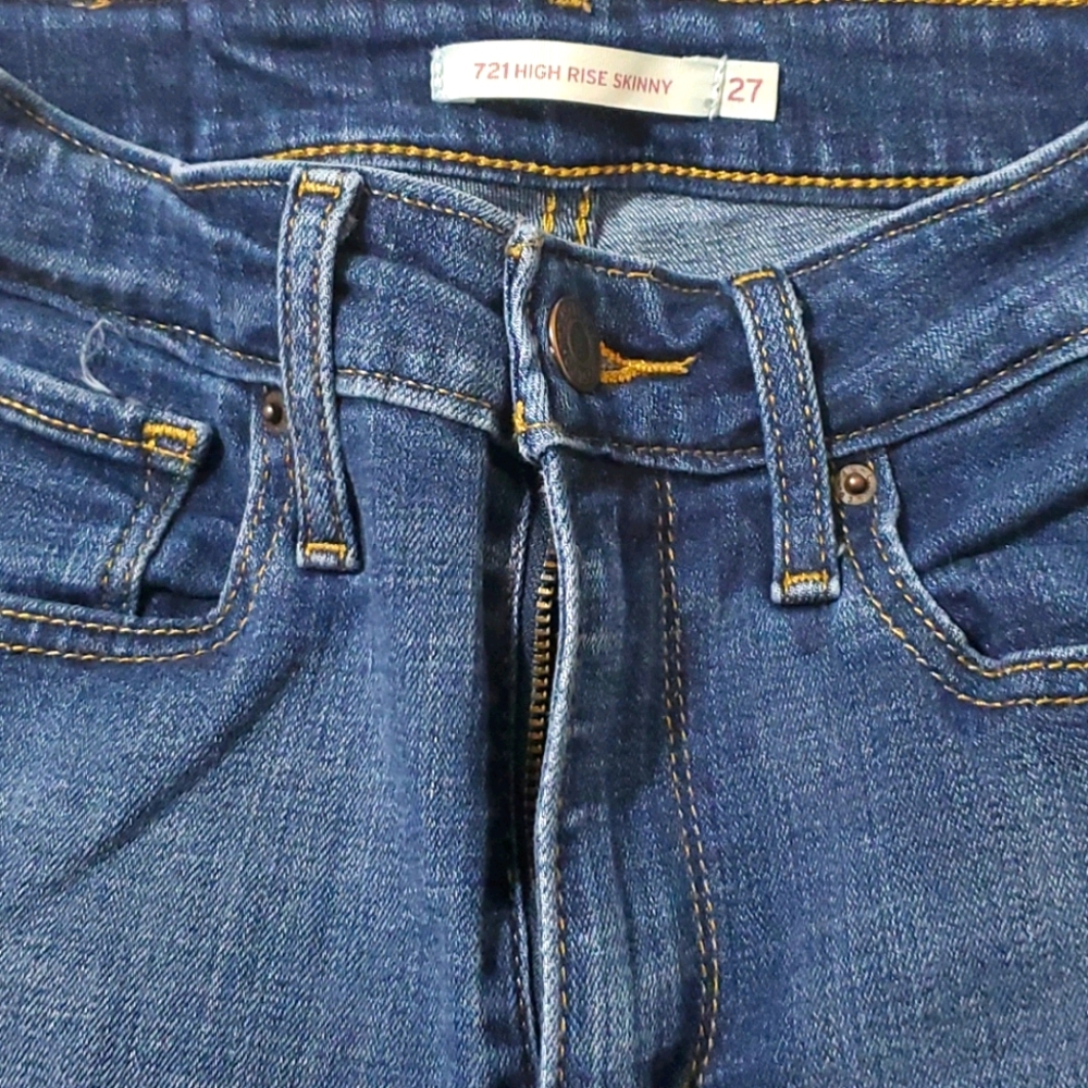 Levis - Picture 2 of 3